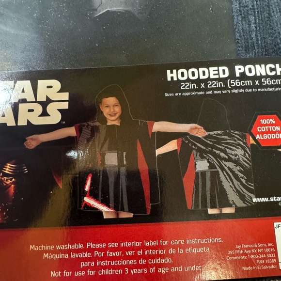 2 Star Wars Hooded Poncho 22” x 22” - Picture 7 of 8